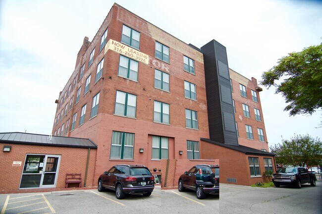 Building Photo - 355 N Rock Island St