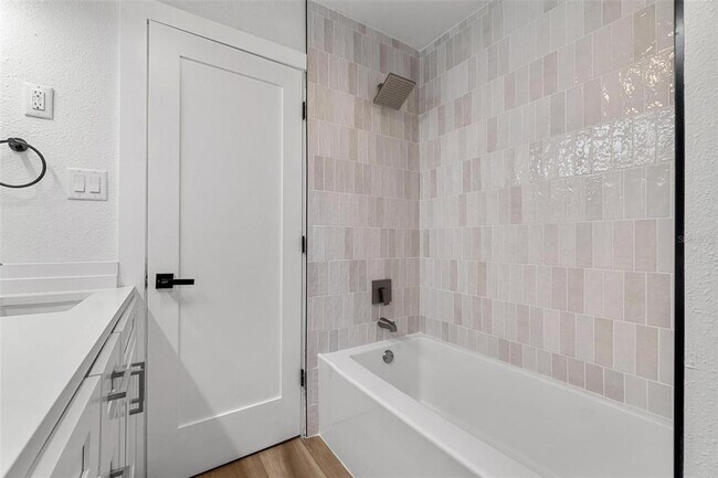 Building Photo - 7160 Shore Dr S