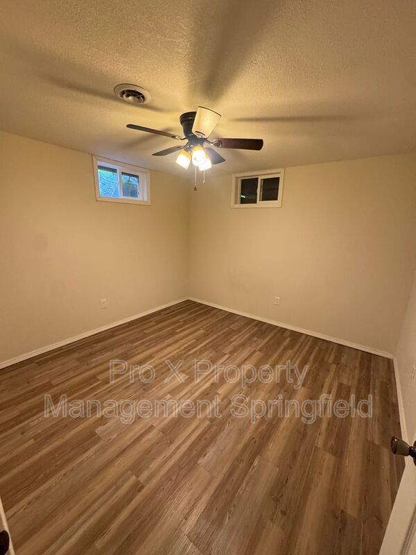 Building Photo - 3332 S Southlyn Pl
