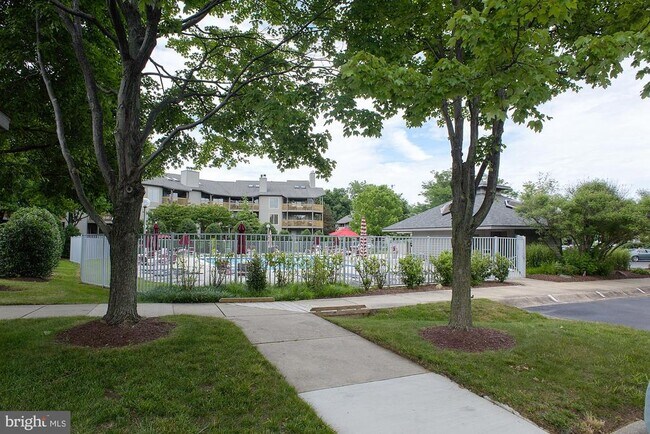 Building Photo - 7025 Chesapeake Harbour Dr E