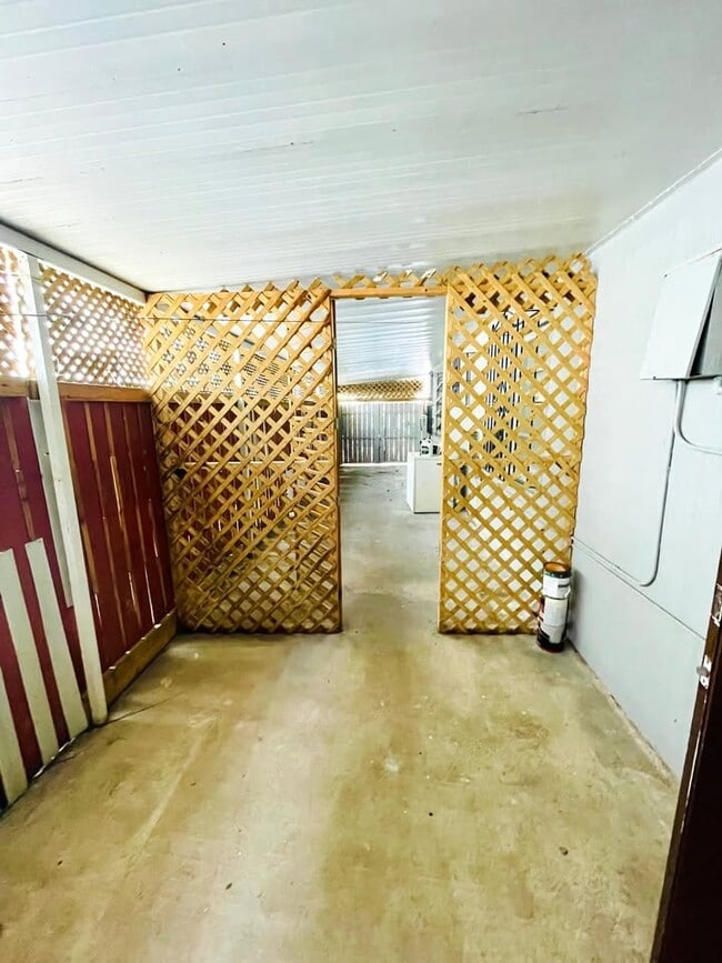 Building Photo - 1445 NW 16th Ave