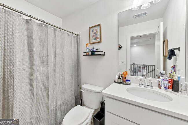 Building Photo - 5811 Calle Vis Dr