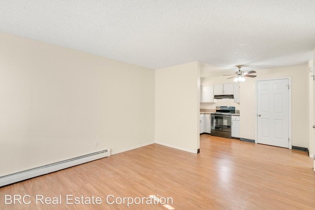 Building Photo - 1 br, 1 bath Apartment - 120 E Grace Place