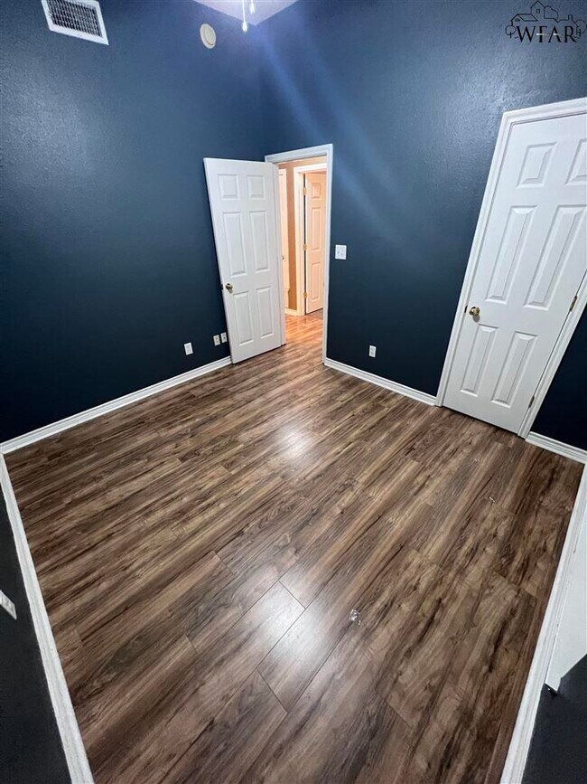 Building Photo - 6031 Van Dorn Dr