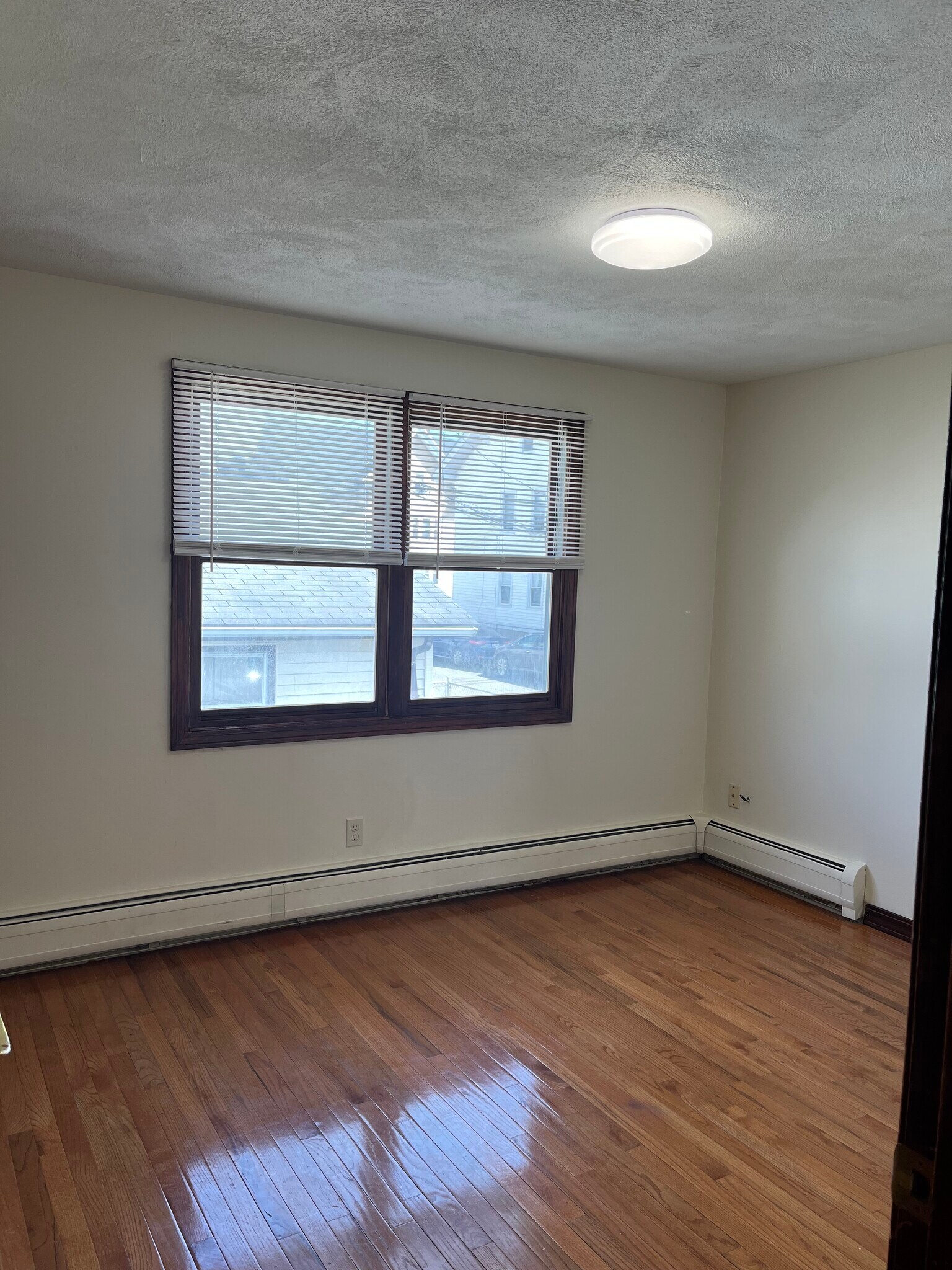 Building Photo - 77 Star St