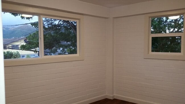 Building Photo - 2215 N School St