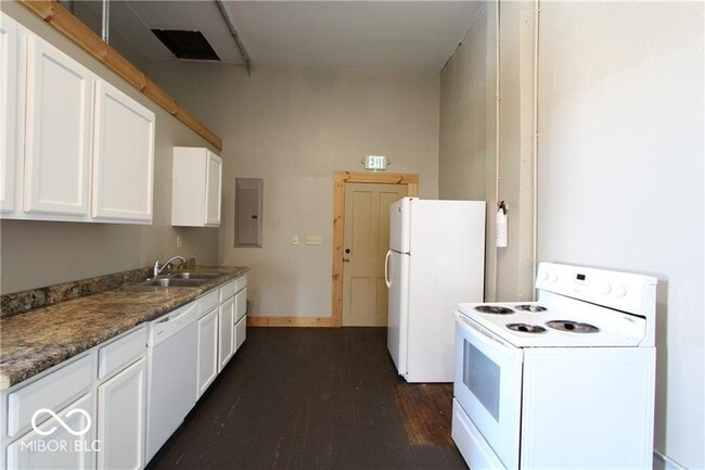 Building Photo - 101 S Main St