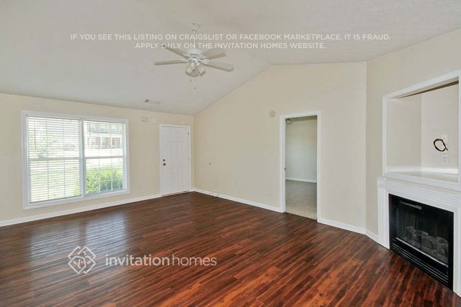 Building Photo - 1507 Locomotive Dr NE