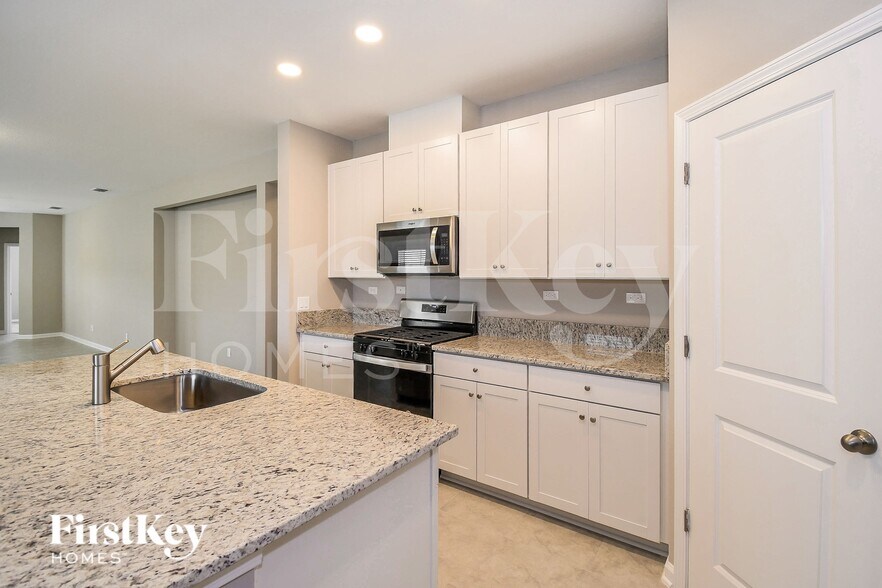 Building Photo - 75344 Fox Cross Ave