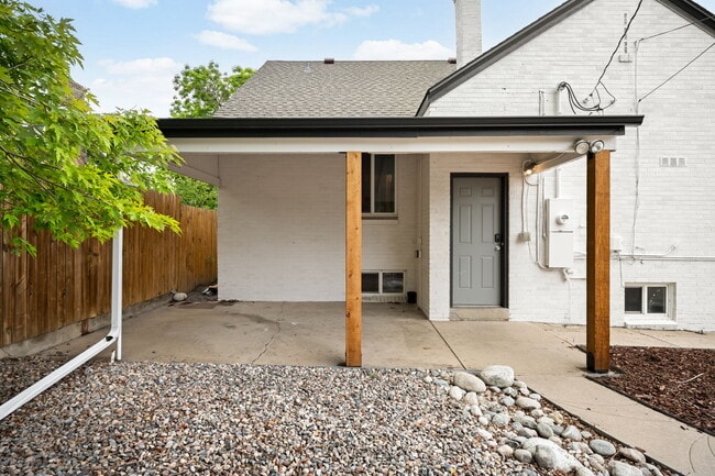 Building Photo - 3143 Sheridan Boulevard
