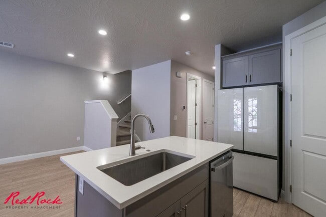 Building Photo - Modern Washington UT Home with 3 Bedrooms and Open Floor Plan