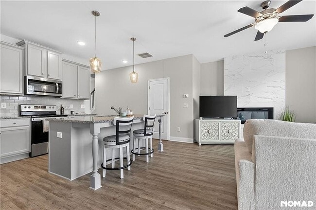 Building Photo - Luxury 3BR Golf Course Townhome in Chimney Oaks – Resort-Style Living