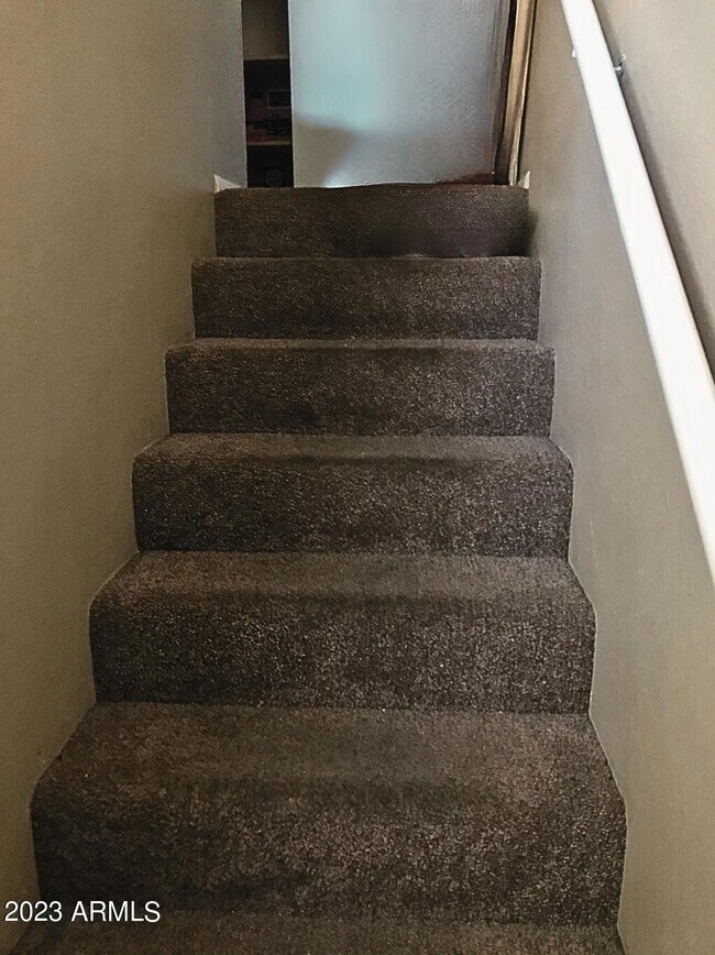 Building Photo - 410 E 9th Ave