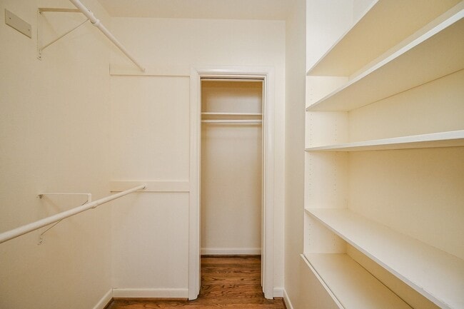 Building Photo - 2821 Eastgrove Ln