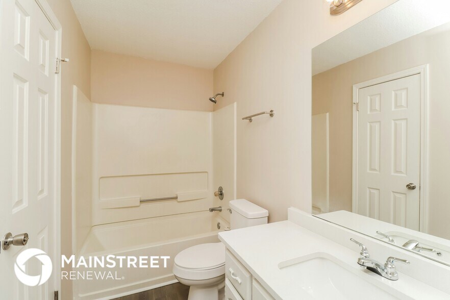 Building Photo - 4250 Brighton Dr