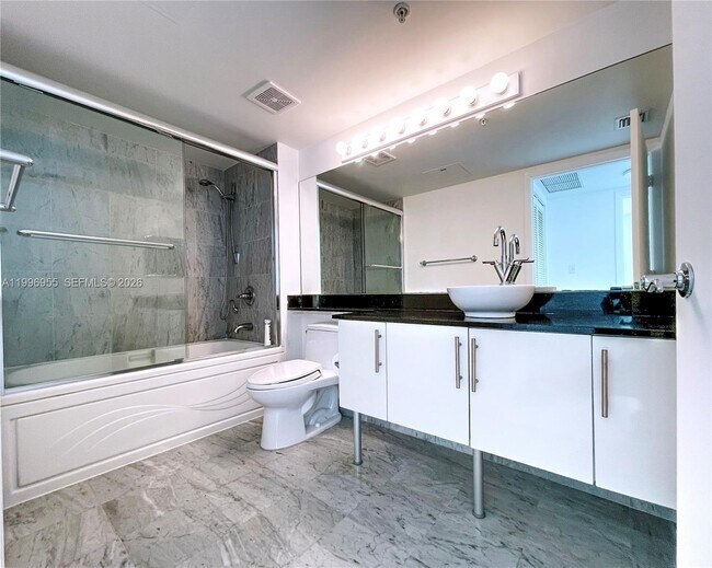 Building Photo - 31 SE 5th St