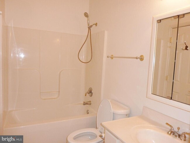 Building Photo - 267 Cedar Ridge Dr