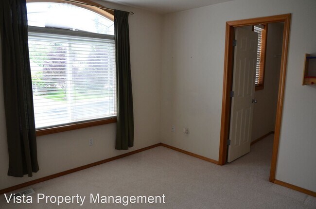 Building Photo - 3 br, 2.5 bath House - 16218 131st Ave Ct E