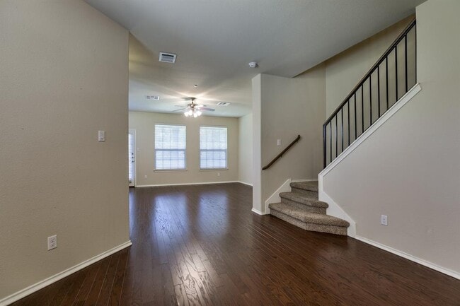 Building Photo - 3101 Davis Ln