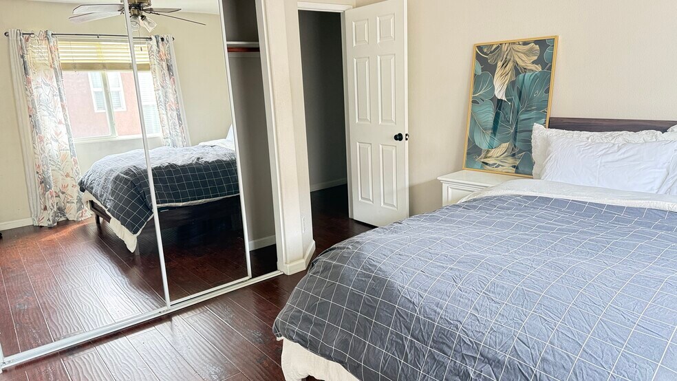 Building Photo - 13885 Camp Rock St
