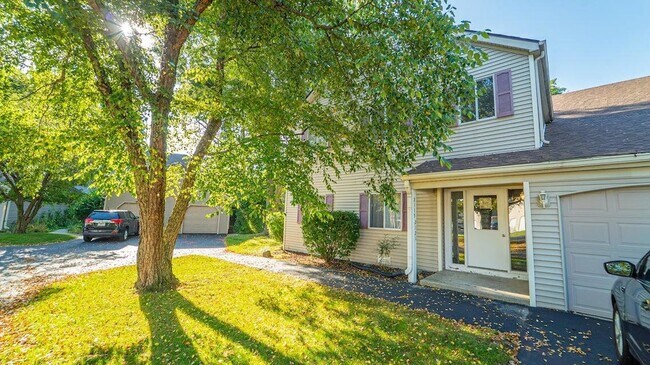 Building Photo - 2121 Dogwood Ln