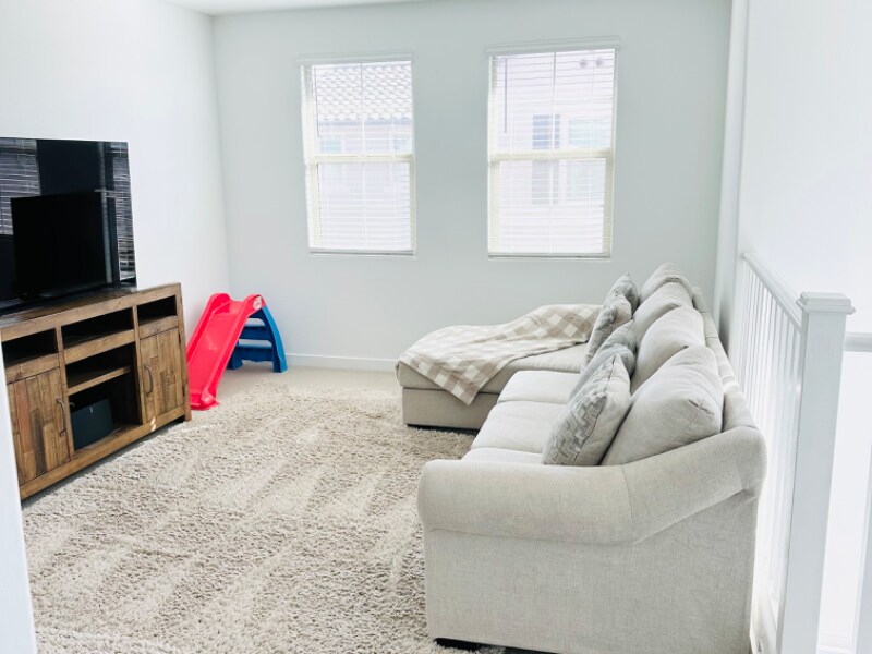 Building Photo - 9918 E Tahoe Ave