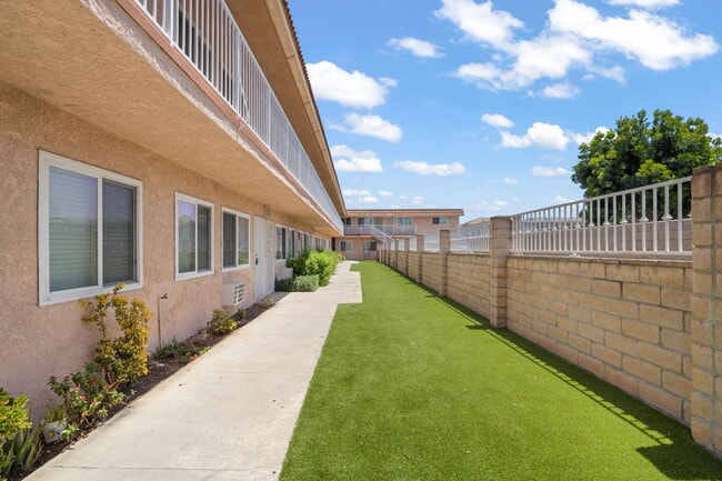 Building Photo - 11100 Pangborn Ave.