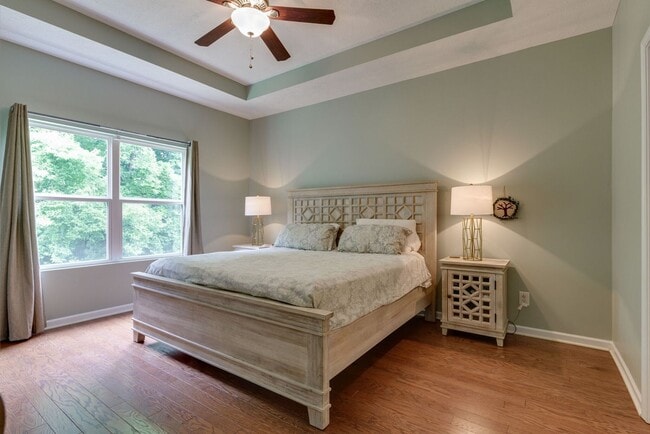 Building Photo - 3 Bed, 2 Bath One Level Home w/ Hardwood T...