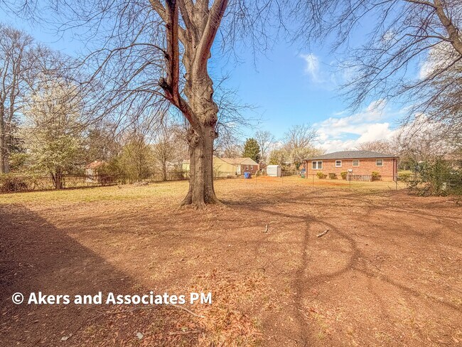 Building Photo - 3 Prestbury Dr