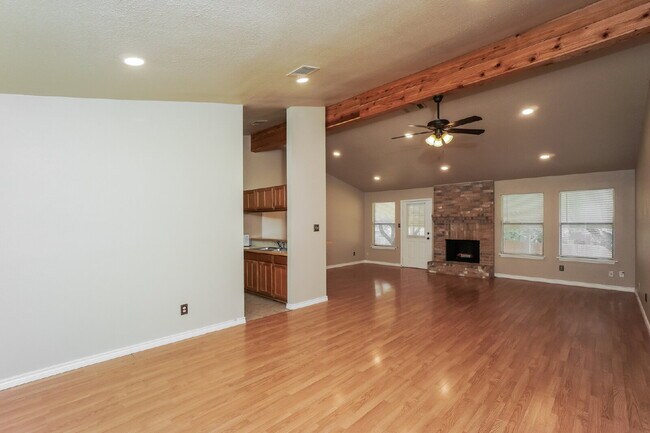 Building Photo - "Charming 3-Bedroom San Antonio Home with Cozy Fireplaces & Ample Storage!"