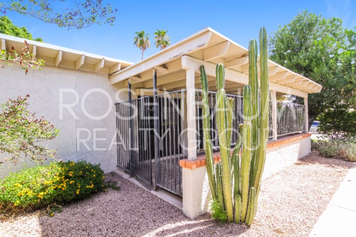 Building Photo - 7653 E Vista Dr