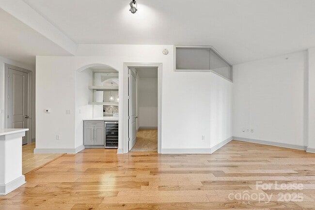 Building Photo - 125 W Tremont Ave