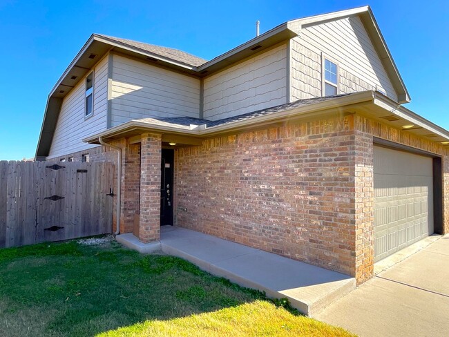 Building Photo - Balliet Duplex ~ OKC ~ B