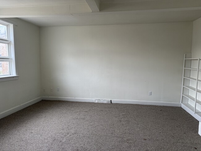 Building Photo - 2859 Winchester Ave