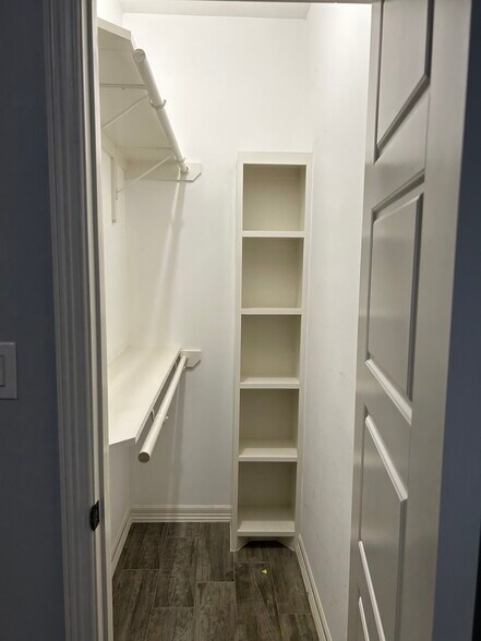 Building Photo - 5801 Nightingale