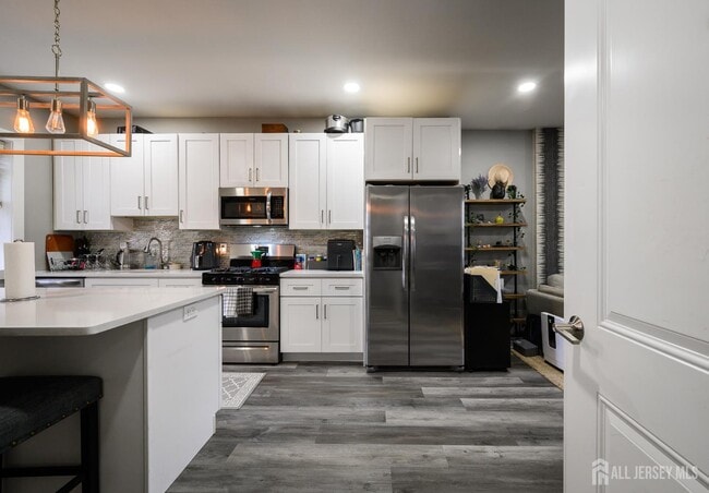 Building Photo - 569 Liberty Ave