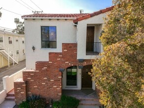 Building Photo - Belmont Shores Beachside Living – 3 Bed / 2 Bath