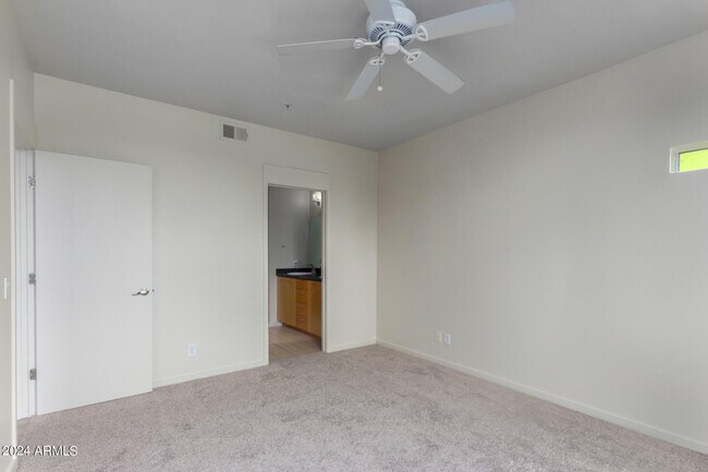 Building Photo - 1111 W University Dr