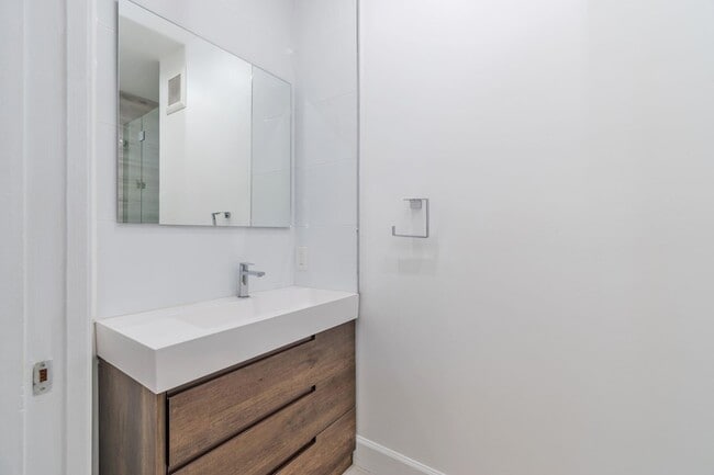 Building Photo - 2604 Center Ct Dr