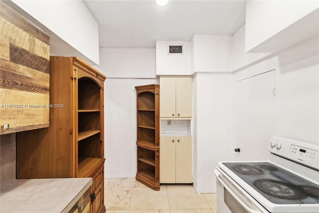 Building Photo - 2262 NW 5th St
