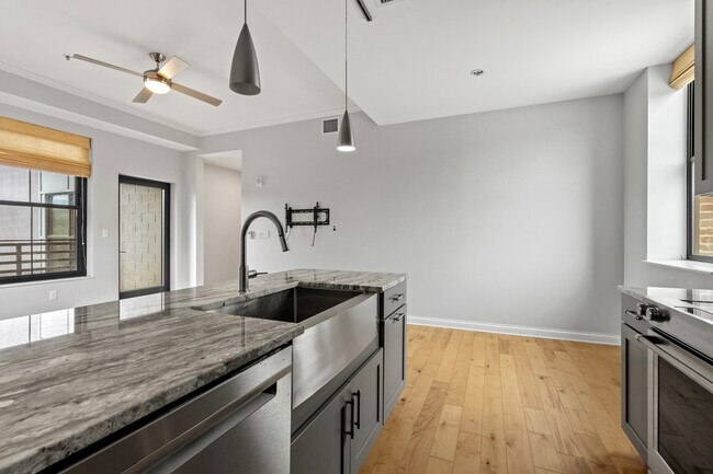 Building Photo - 115 Willow Ave