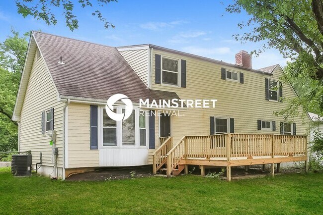 Building Photo - 4 Bedroom Pet-Friendly Home in Kansas City, MO with Main Street Renewal