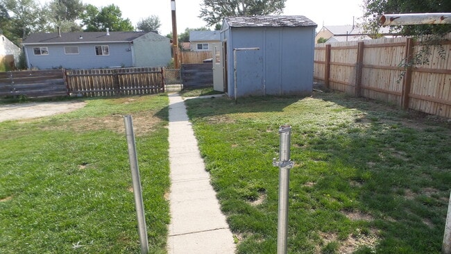Building Photo - 1527 Fetterman Ave