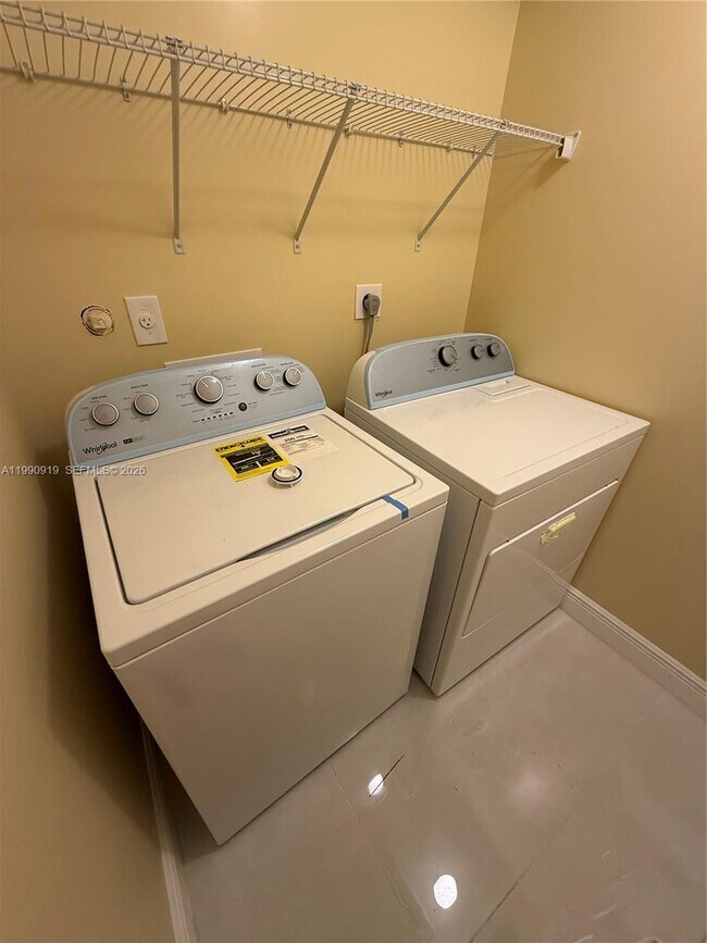 Building Photo - 11061 NW 39th St