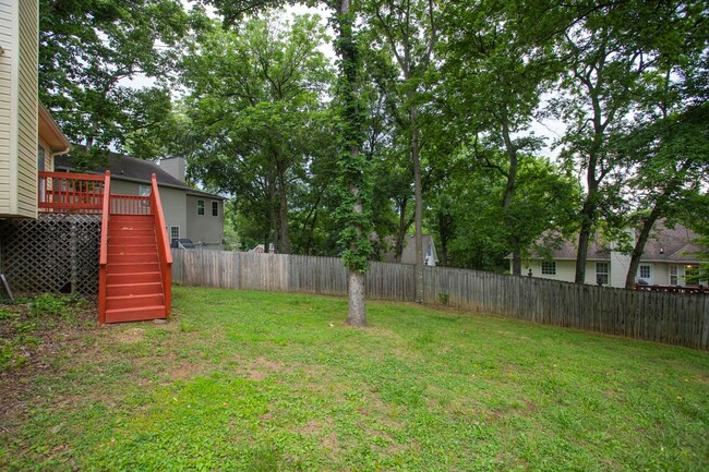Building Photo - 105 Redbud Dr
