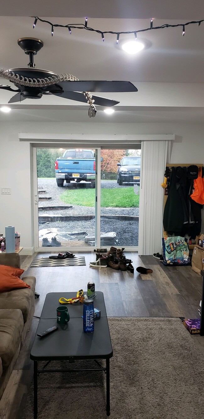 Building Photo - 369 Troy Rd