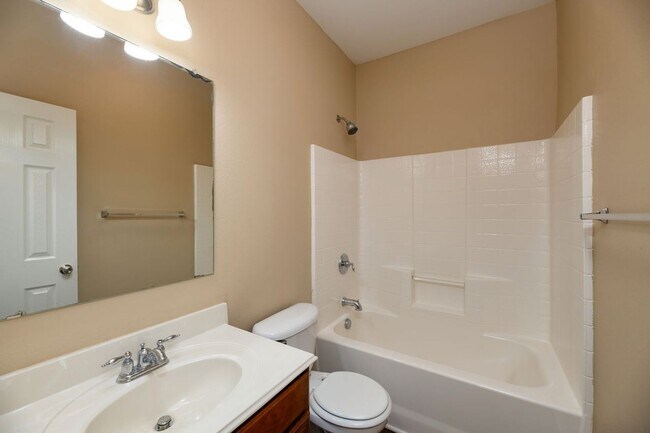 Building Photo - 2510 Sedona St