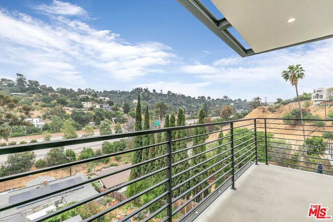 Building Photo - 2610 Corralitas Dr