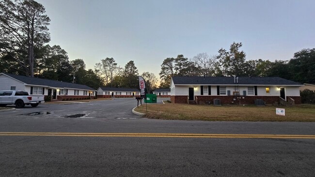 Building Photo - Monetta Apartments