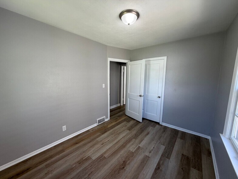 Building Photo - 2758 Bellevue Ave